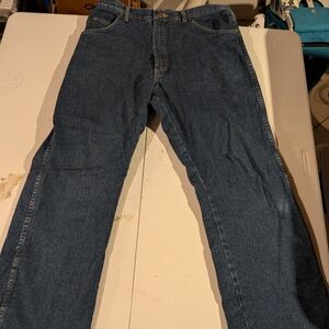 Wrangler Men's Relaxed Fit Blue Jeans